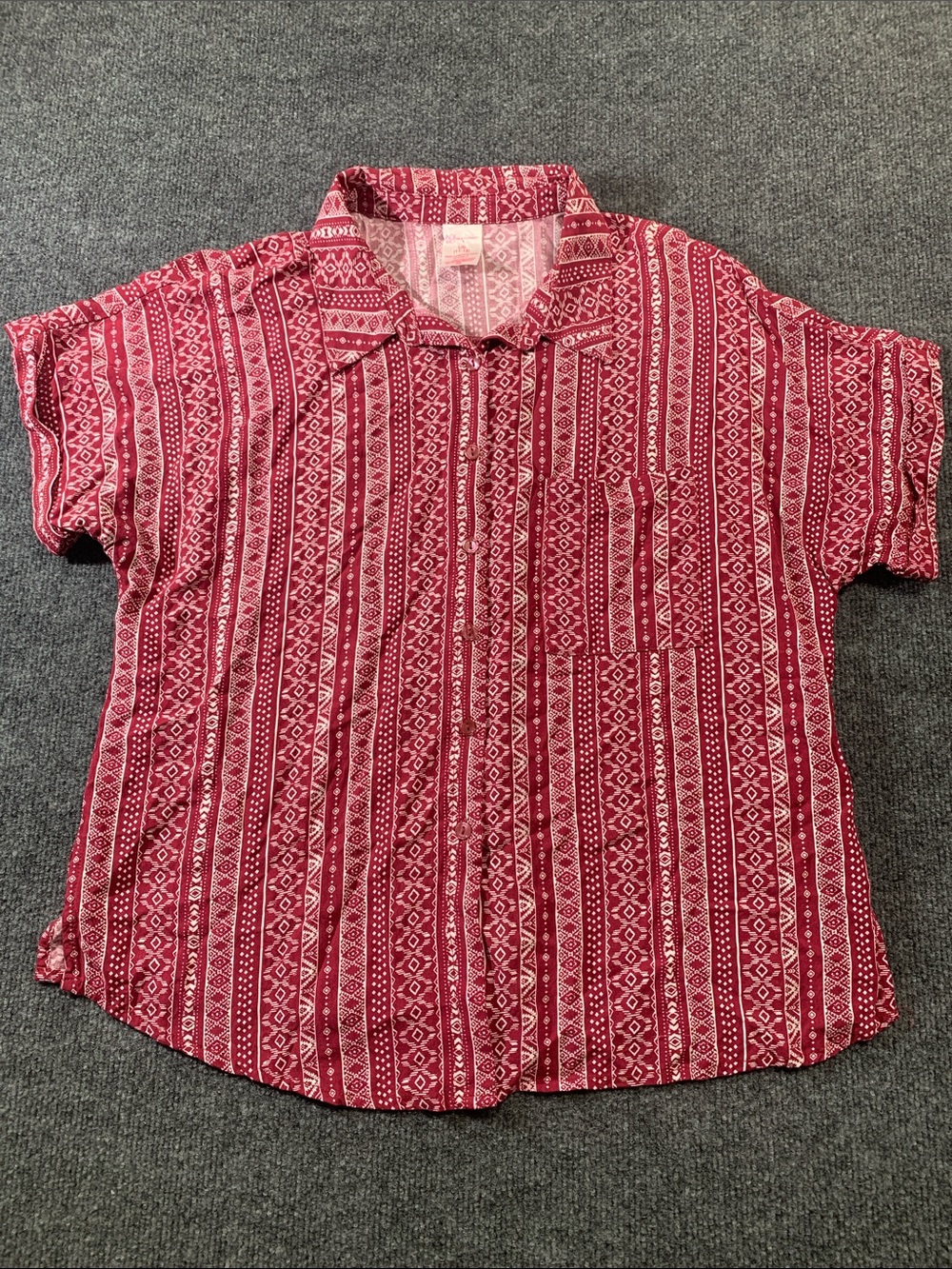 No Boundaries Red Patterned Short-Sleeve Button-Down Shirt